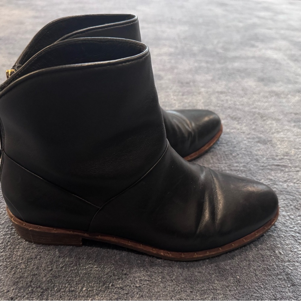 Ugg Bruno Black Leather Rear Zip Ankle Bootie 1018942 - Picture 2 of 9